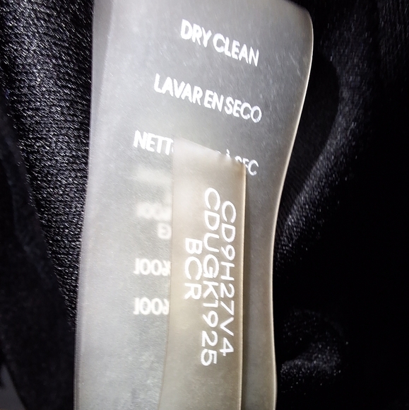 A Calvin Klein Floral Black and White lined maxi Dress in a size 12. Pre-loved - Picture 11 of 13